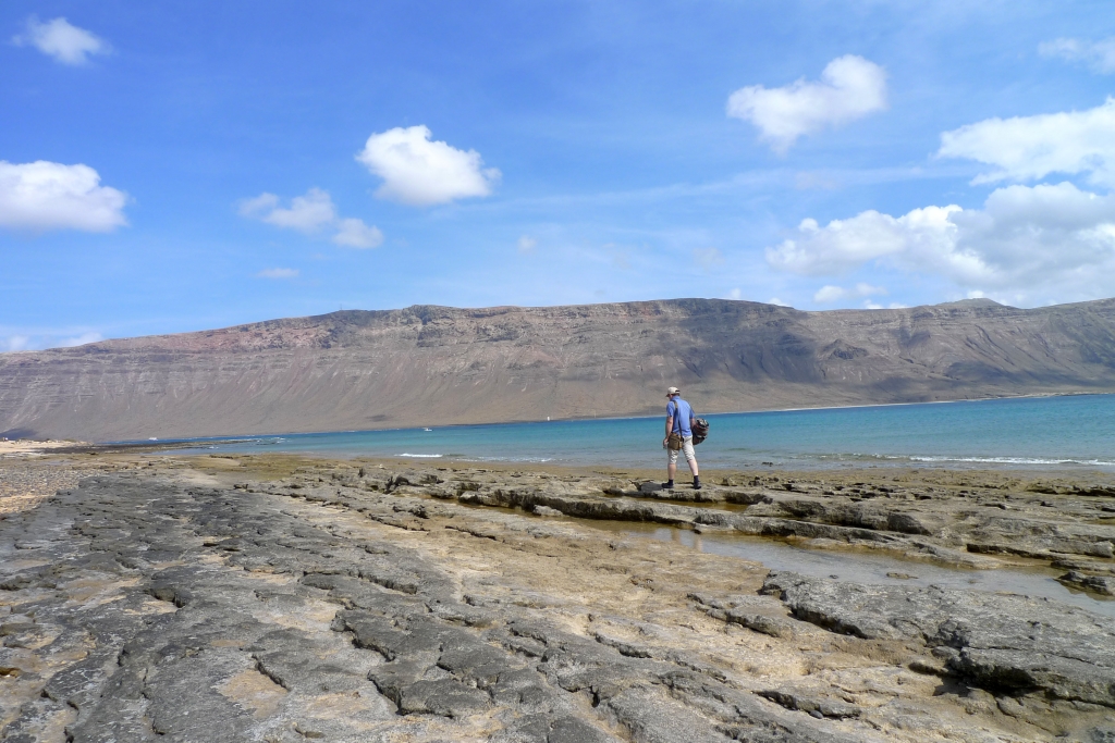 Playa de El Saladoю После прилива в лужицах