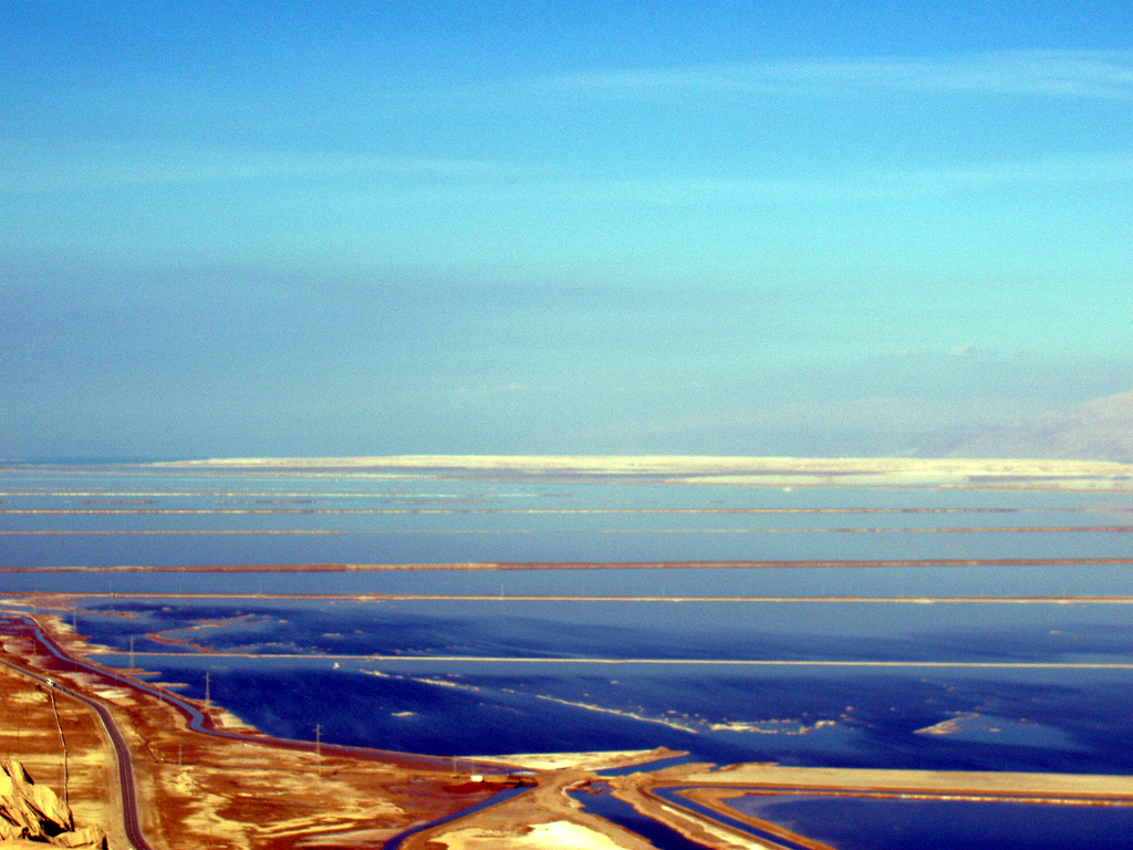 Вид с горы Содом на южную часть Мертвого