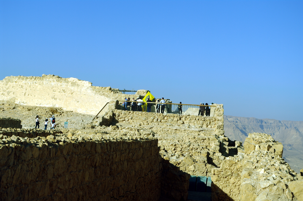 Неприступная крепость Масада.