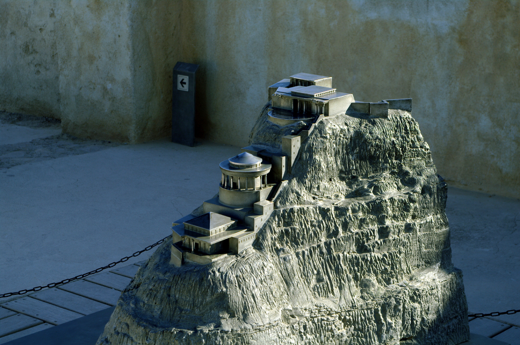 Макет северной части крепости с личными многоуровневыми дворцами-резиденциями