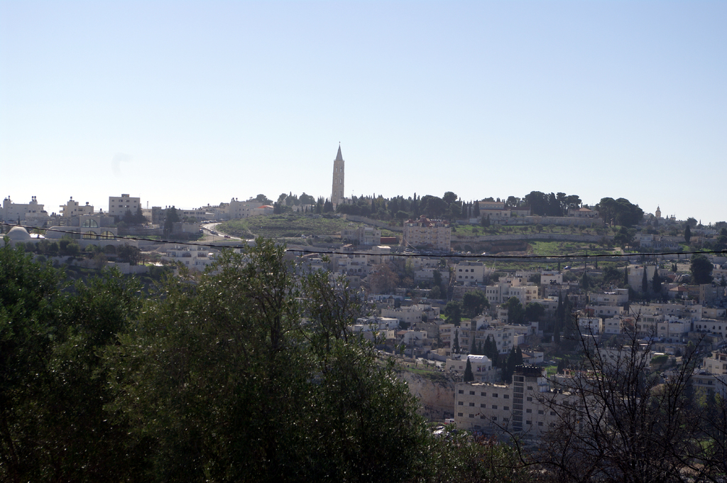 Вид на Масличную гору с горы Наблюдателей. В