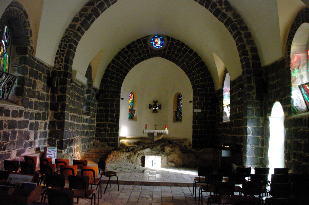 Интерьер церкви Стола Христова (Mensa Cristi) очень прост.