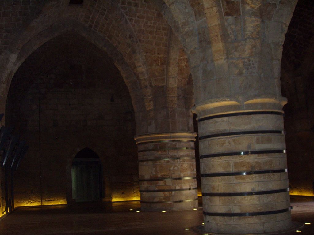 Акко. Подземный город крестоносцев. Рефекториум - трапезная. Диаметр