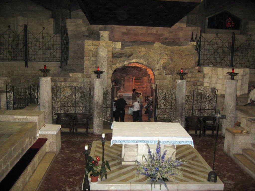 Грот Святого Семейства