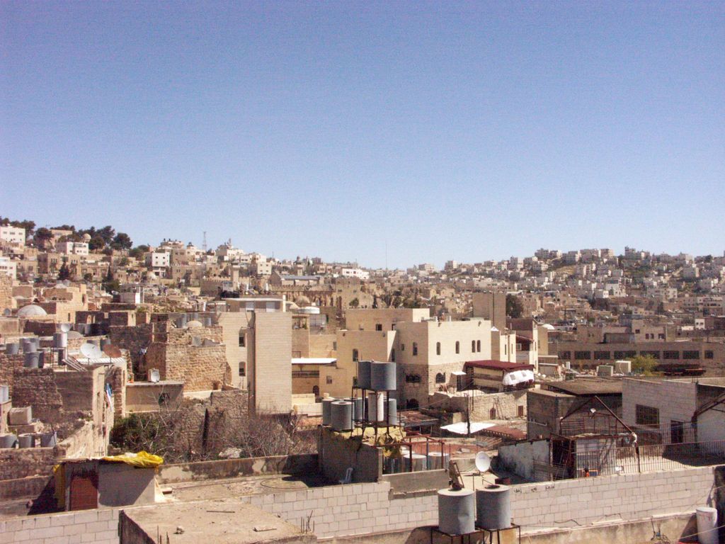 Город Хеврон. Израиль. Из-за сложностей во взаимоотношениях между