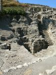 Древний водный резервуар и спуск к нему