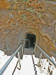 Вход в шахту искусственного туннеля.