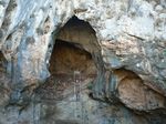 Пещера Танур с указанием границ слоев трех разных культур.