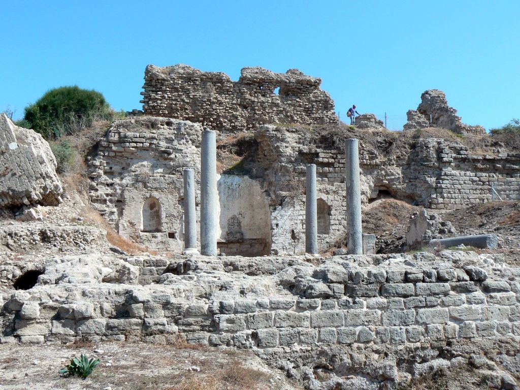 Руины церкви Святой Марии (византийский период).