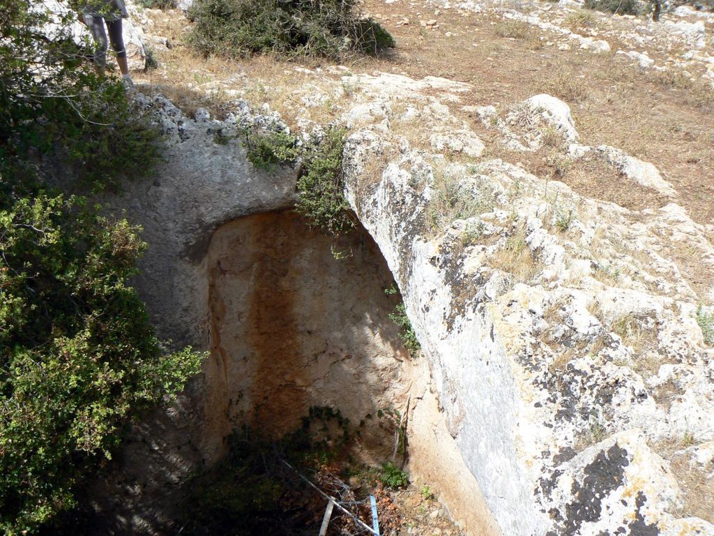 Стенка древнего водосборника