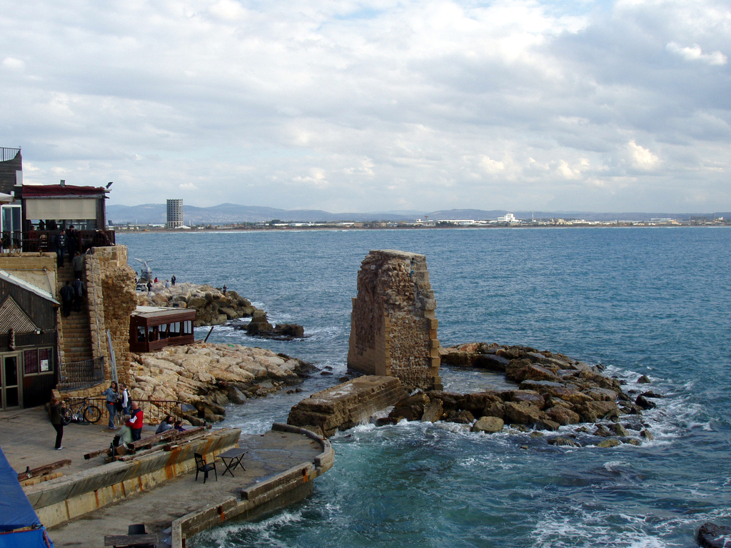 Акко. Эти руины в море - остатки сторожевых