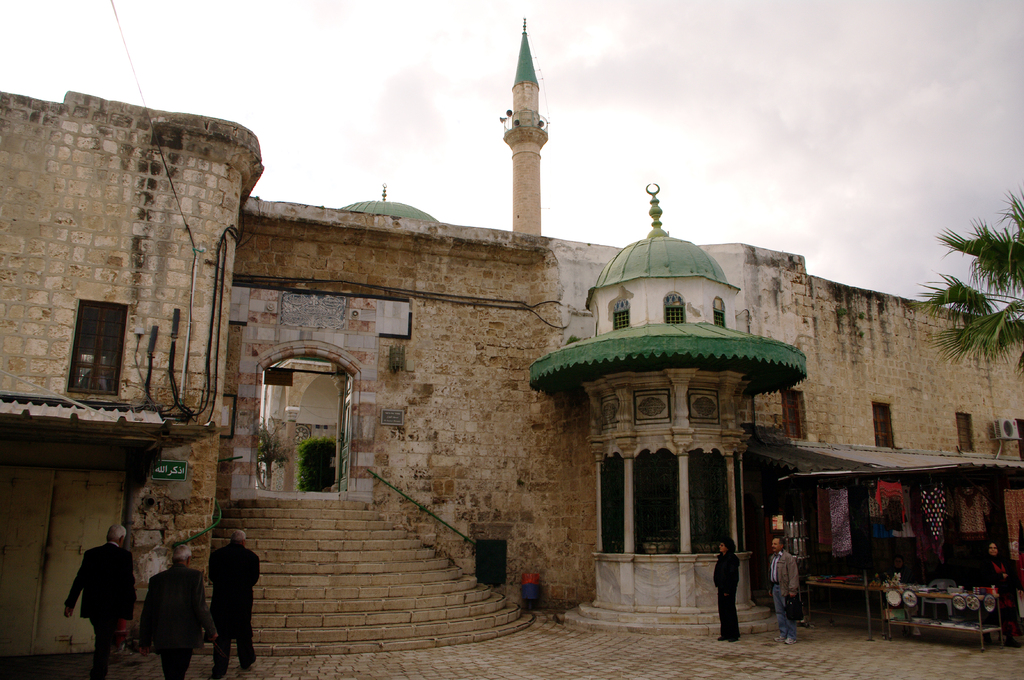 Вход во двор мечети Эль Джазар – 