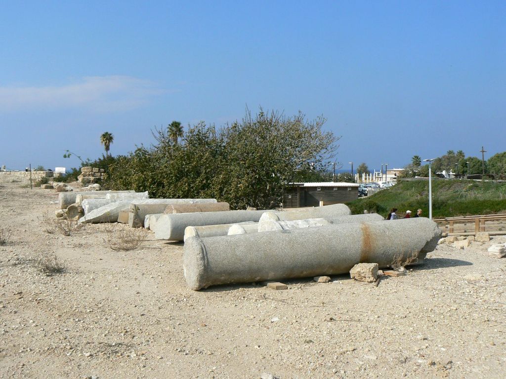 Кейсария. Римские колонны.