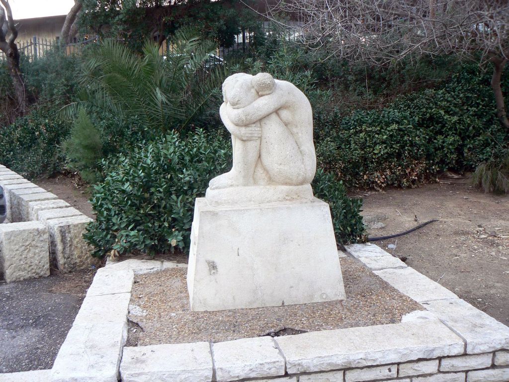 Хайфа. Скульптура в «парке матери».