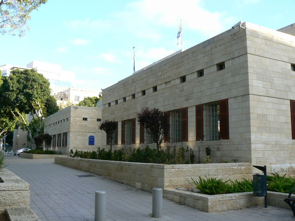 Здание старого суда.