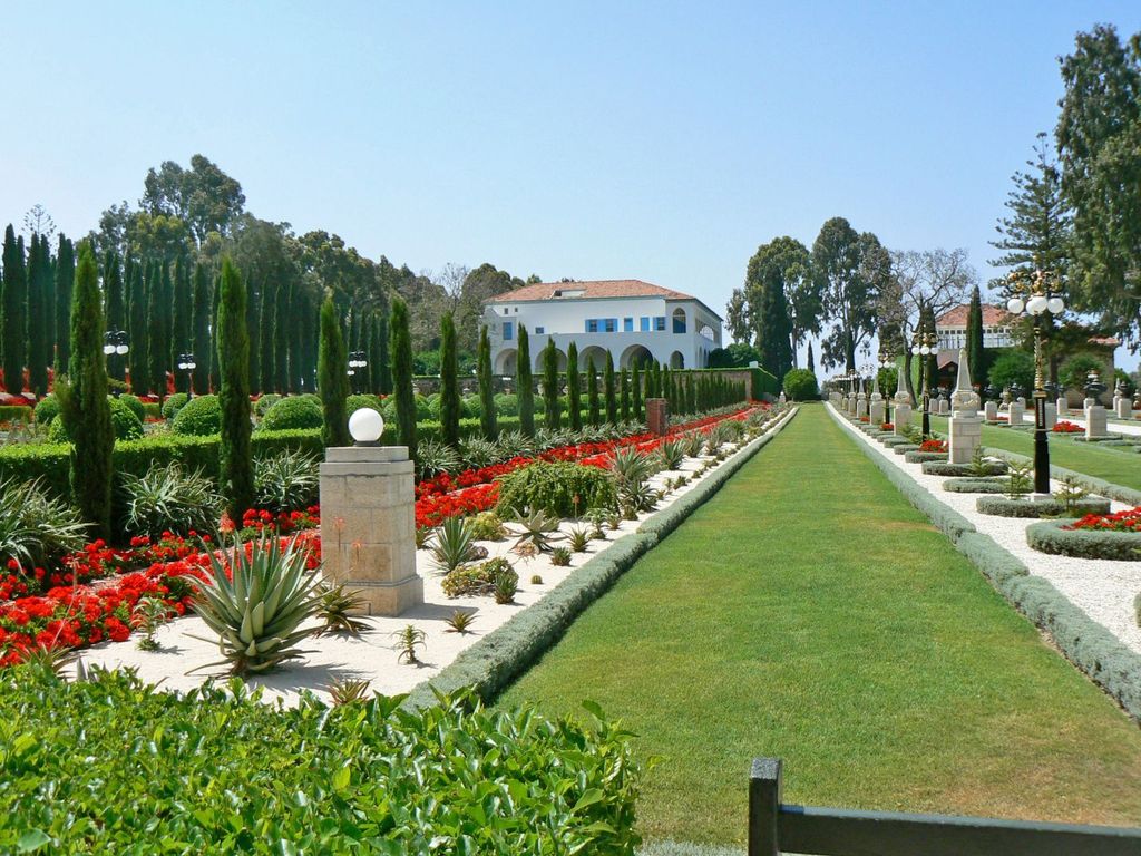 Бахайские сады в Акко. Вид на особняк и