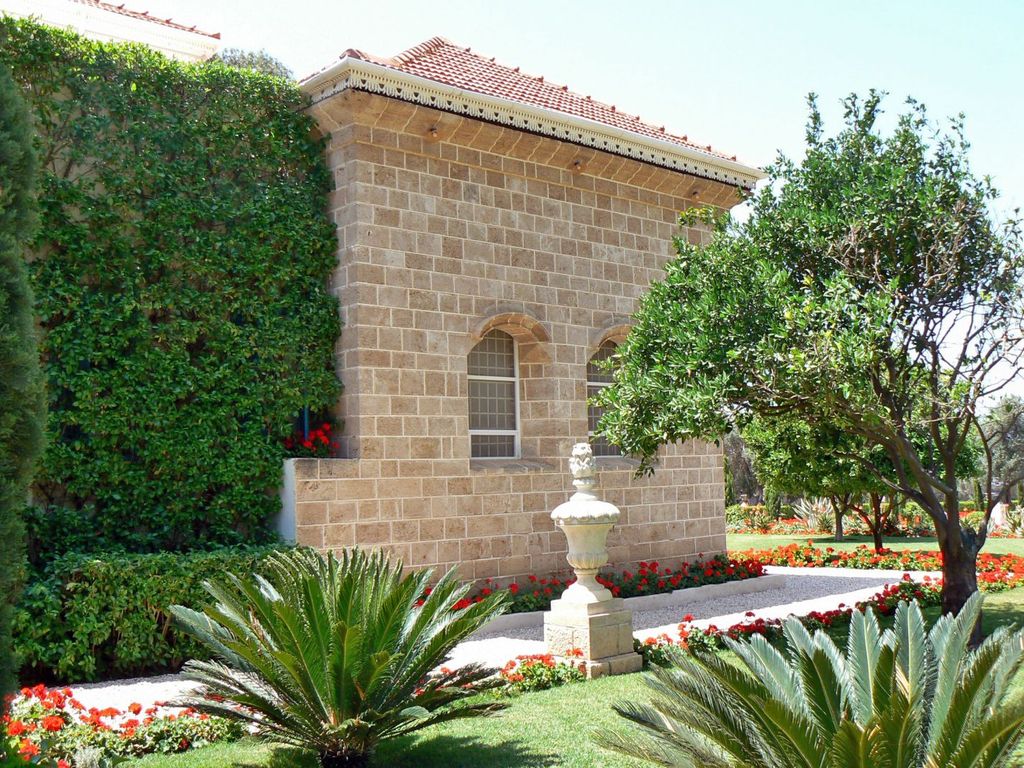 Акко. Бахайские сады. Усыпальница.