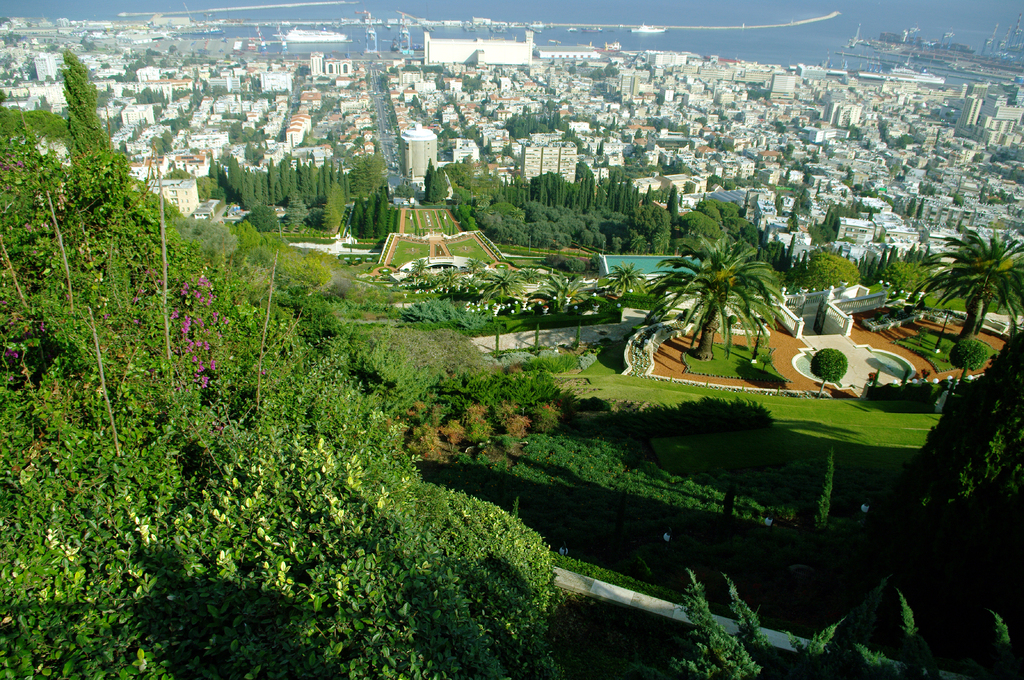 Вид на Хайфу с горы Кармель.
