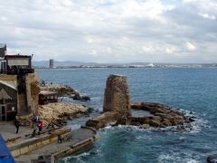 Акко. Эти руины в море - остатки сторожевых укреплений.