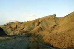 Вдали показалось что-то очень напоминающее женц Лота, как мы ее себе представляли