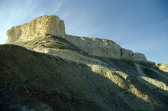 Гора Сдом напоминает старинную крепость. Крепость, сделанную из соли.