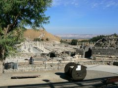 Бейт-Шеан. Вид на раскопки и улицу Кардо.