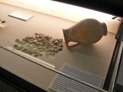 Древние монеты в музее Гехтов.