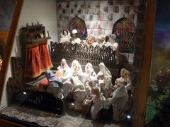 В музее кукол. Судный день.