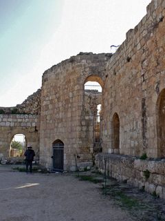 Угловая башня крепости Бейнар-Баши.