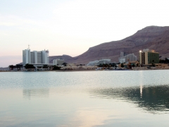 Эйн-Бокек - самый большой курорт на израильском берегу Мертвого моря.