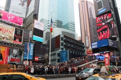 Таймс-сквер. Очередь за билетами на мюзиклы