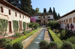 Вода и зелень - так мавры представляли себе рай. Альгамбра. Гранада